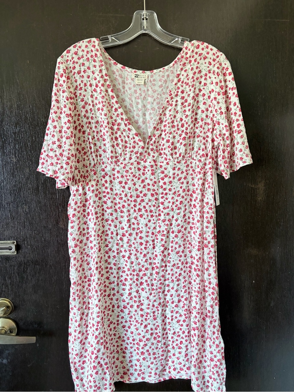 Billabong last dance red floral women’s dress NWT